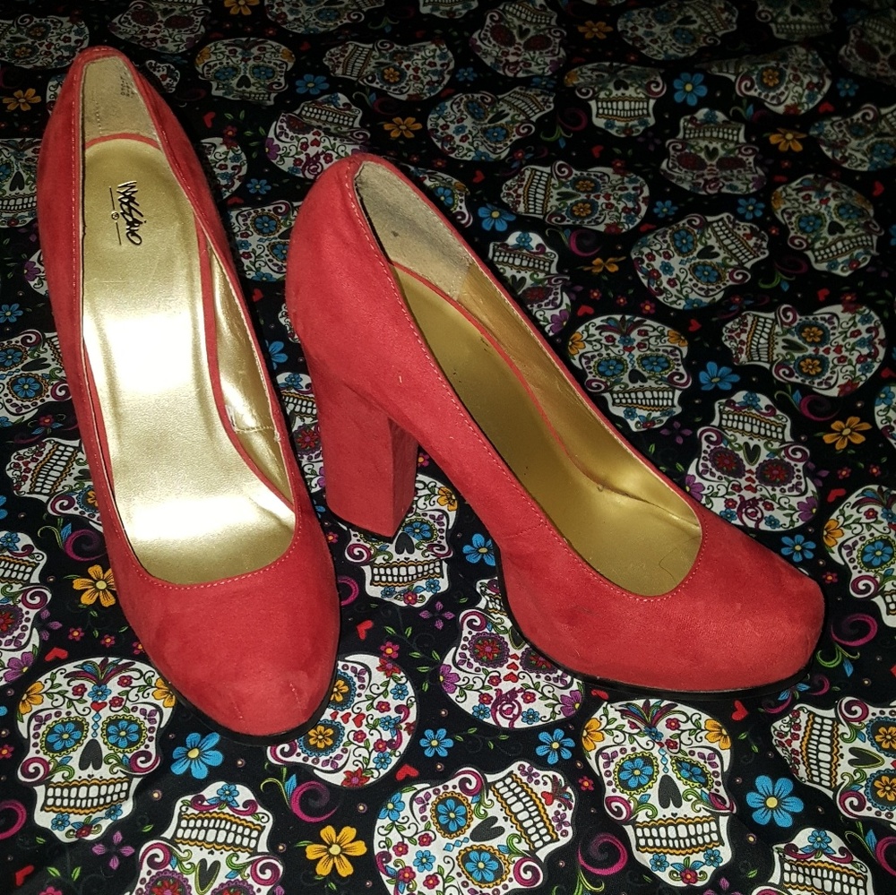 mossimo red heels.nwot